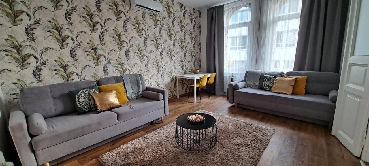 Pina Colada In The Party District Apartamento